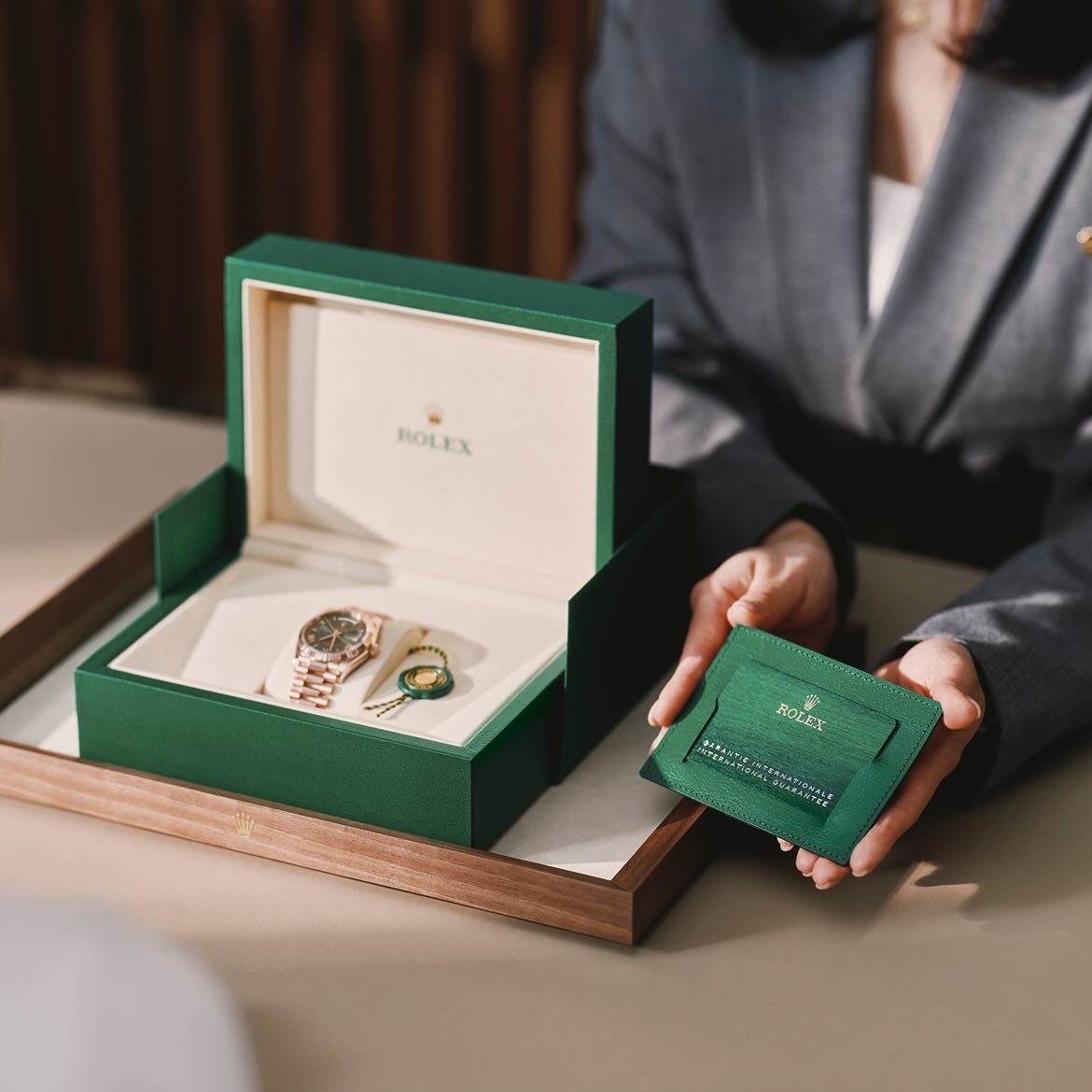 Official Rolex Retailer in PARIS - Lassaussois